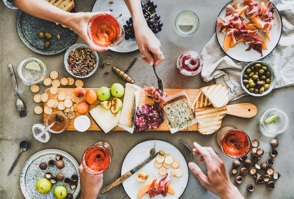 A Joyful Table with Vin de Joie Rosé!