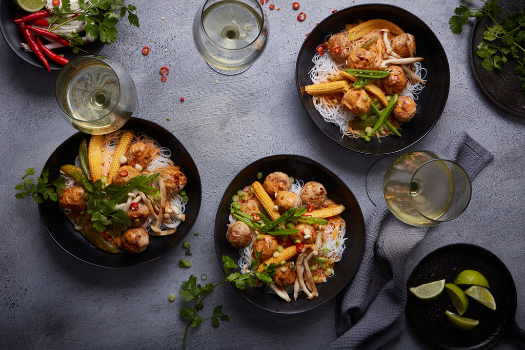 Thai Chicken Meatball Curry with Vermicelli Noodle